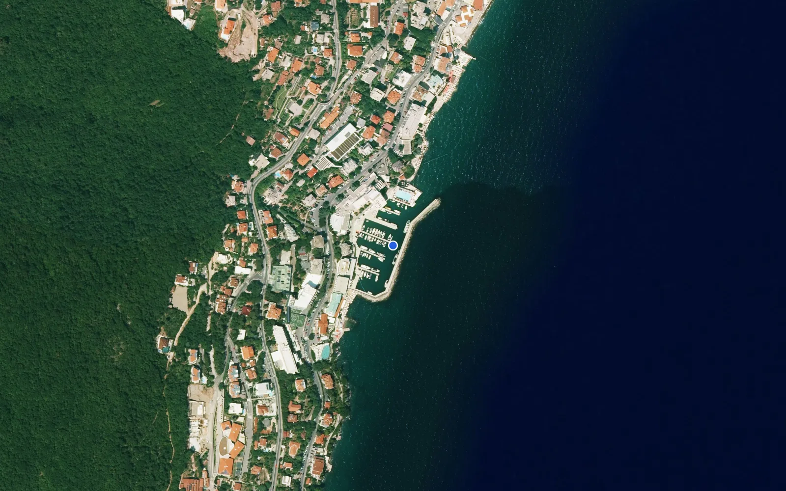 Satellite and nautical chart view of Admiral