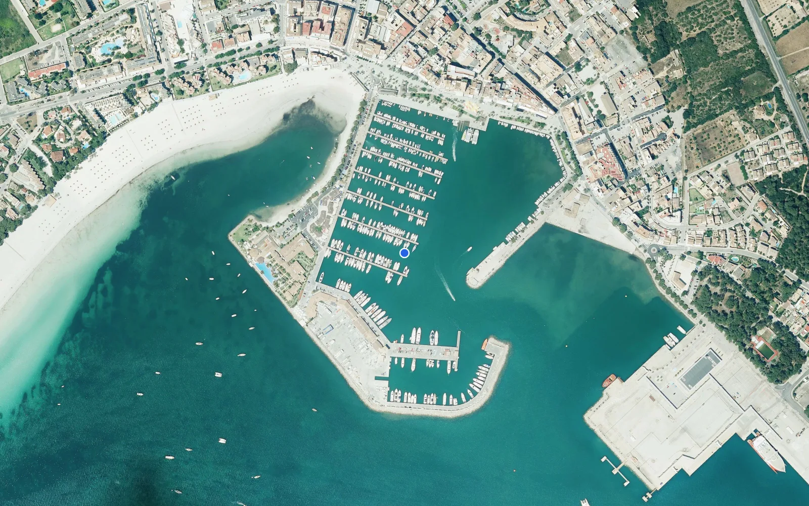 Satellite and nautical chart view of Alcudiamar
