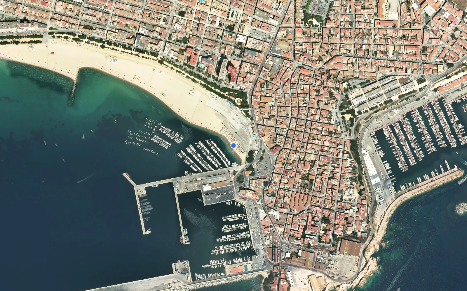 Satellite and nautical chart view of Associacio Front al Mar