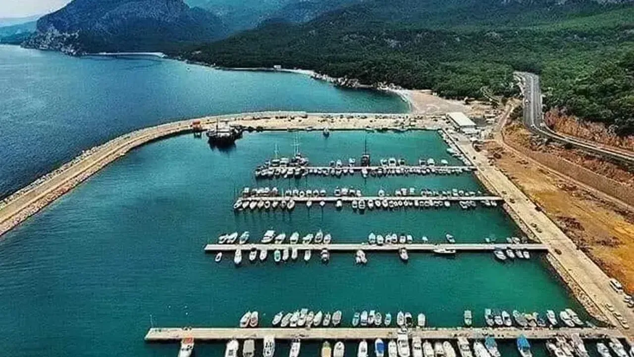 Bandırma Balıkçı Barınağı