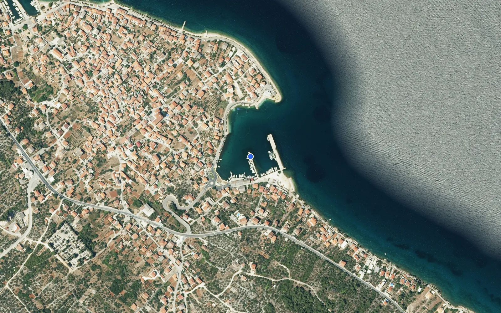 Satellite and nautical chart view of Batalaza