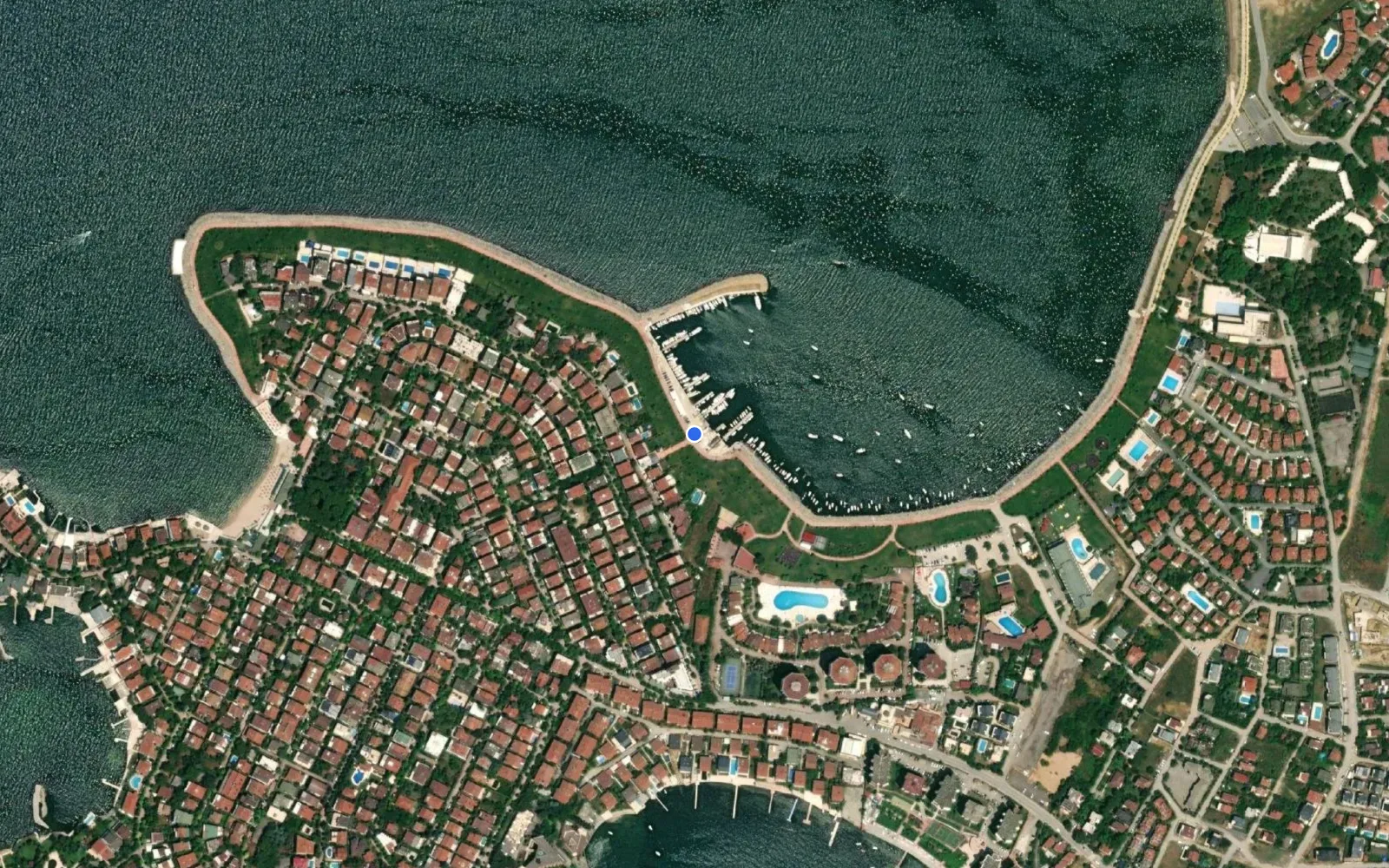 Satellite and nautical chart view of Bayramoglu Marina Yat Limanı