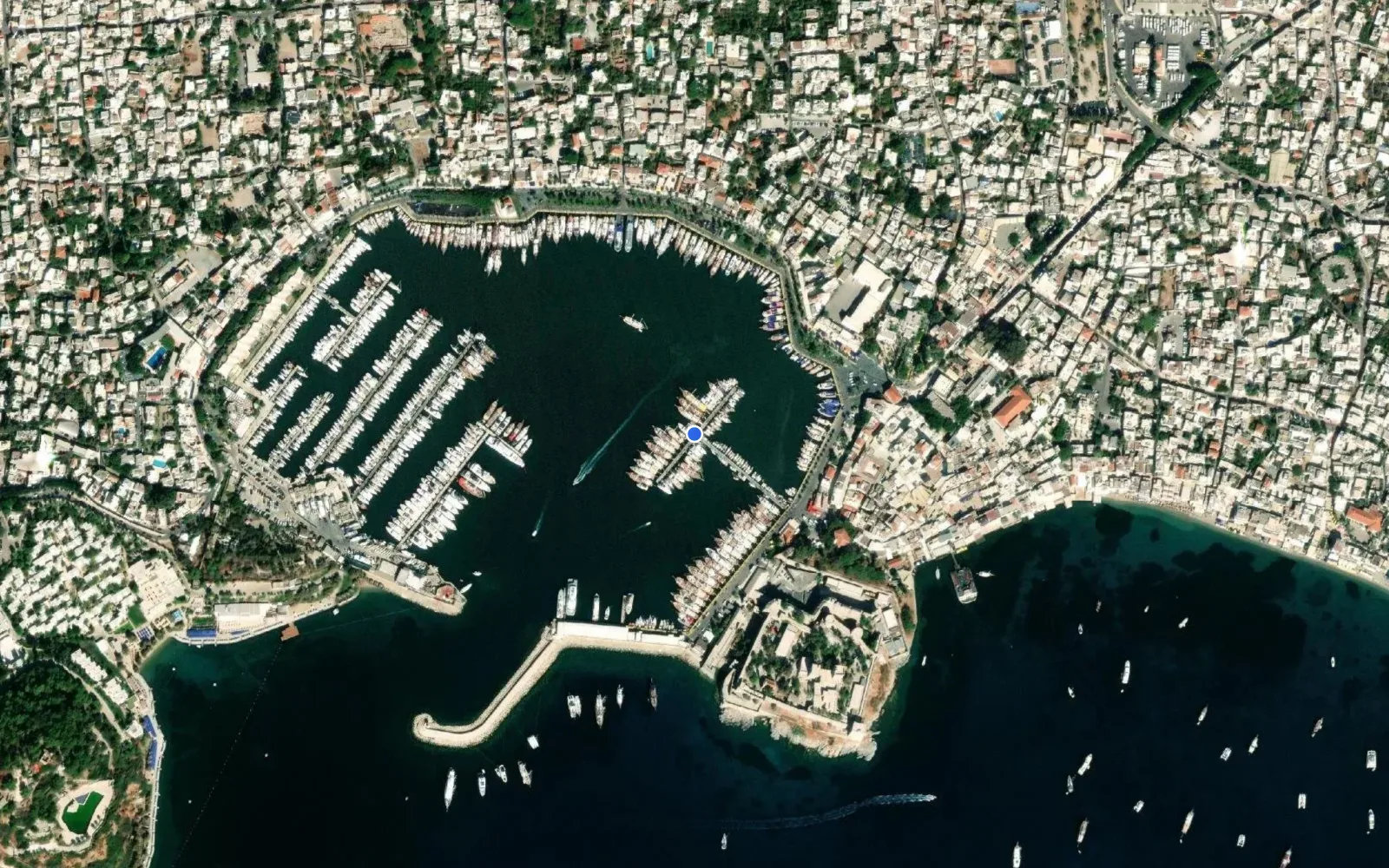 Satellite and nautical chart view of Bodrum Yachting