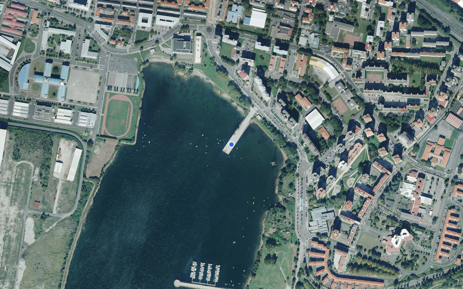 Satellite and nautical chart view of Caranza