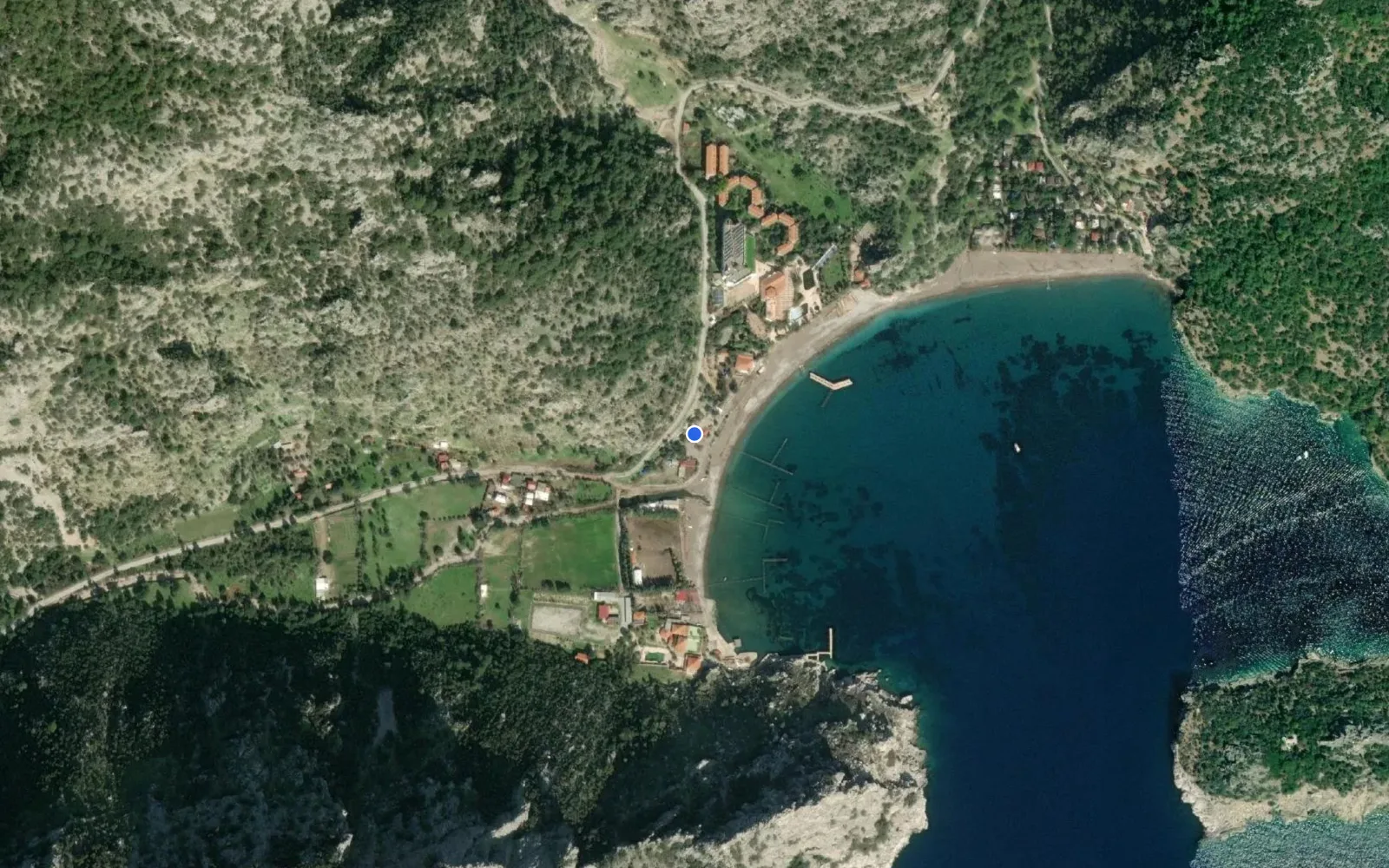 Satellite and nautical chart view of Ciftlik Bay
