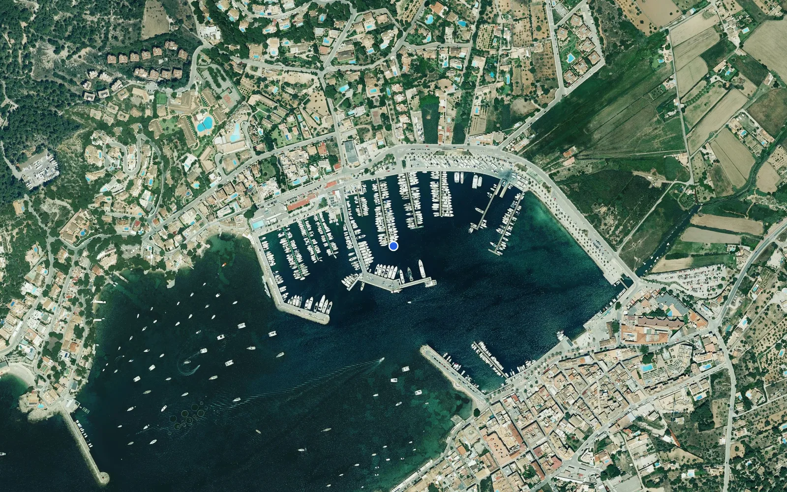 Satellite and nautical chart view of club de vela del Port d'Andratx