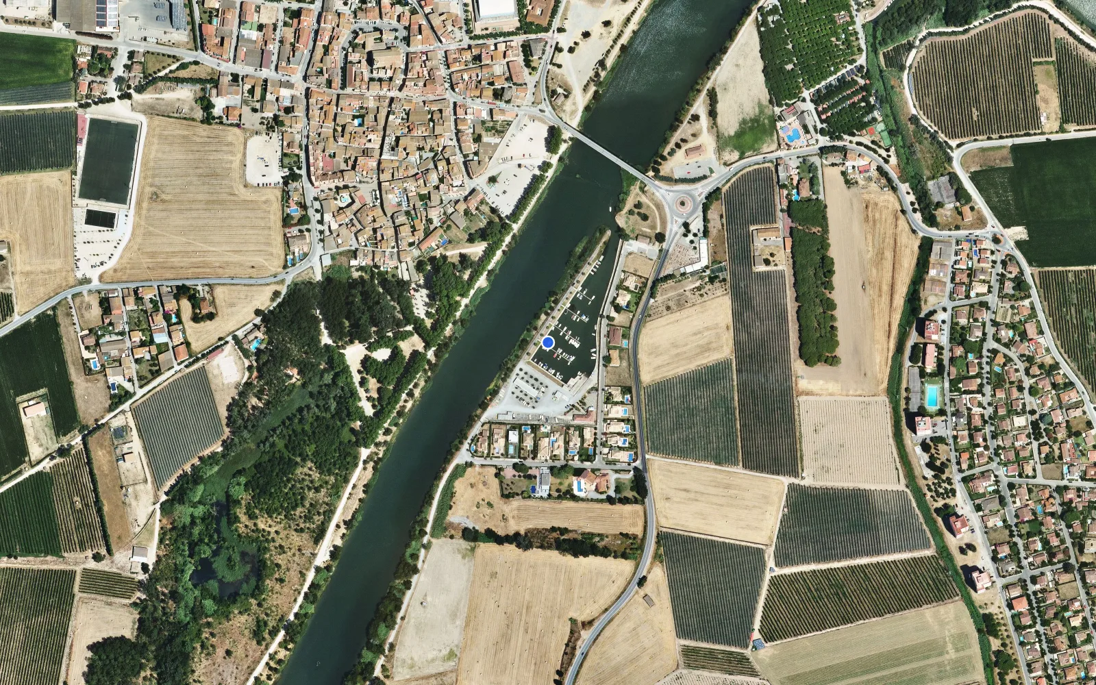 Satellite and nautical chart view of Club Nautic Sant Pere Pescador