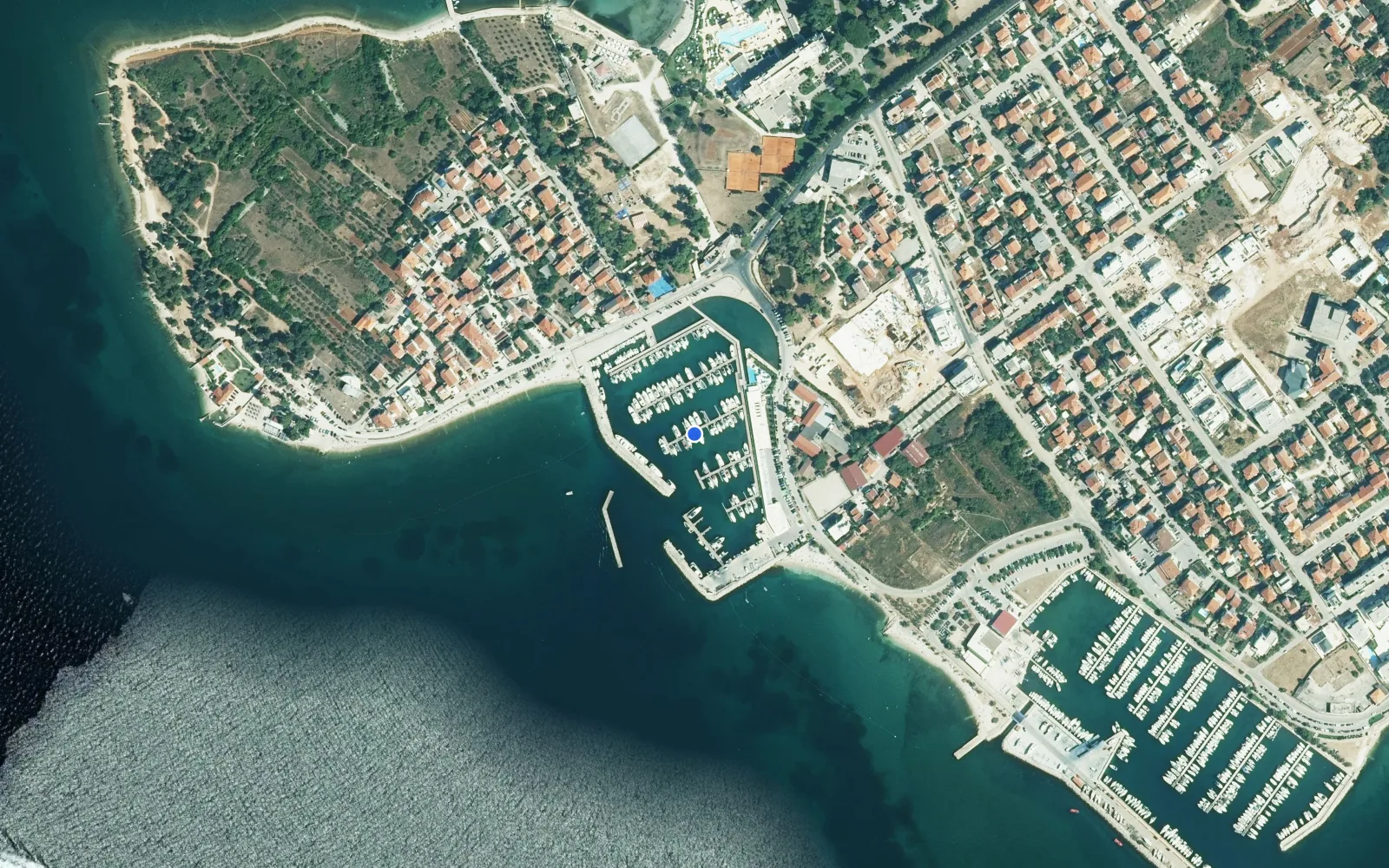 Satellite and nautical chart view of D-Marin Borik