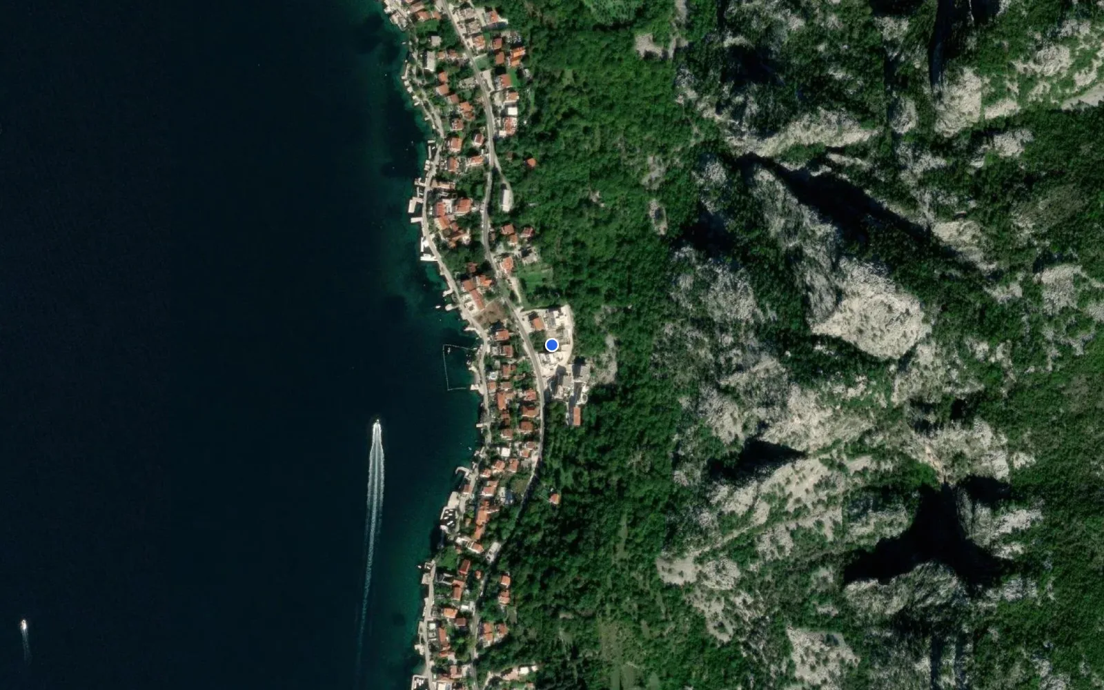 Satellite and nautical chart view of Dobrota