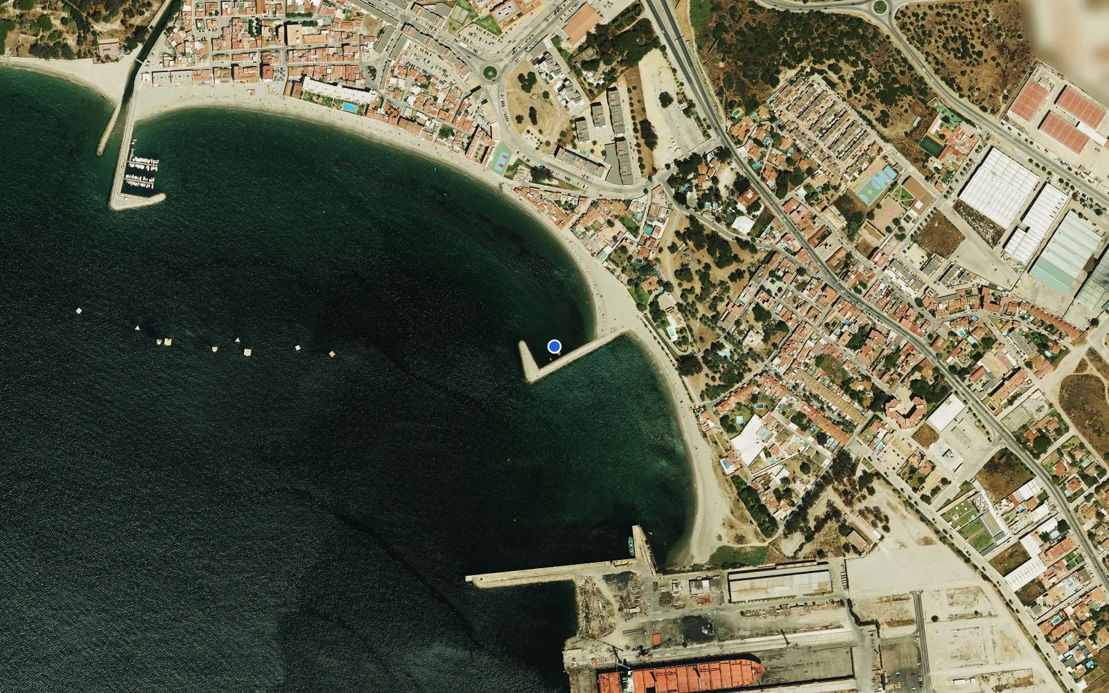 Satellite and nautical chart view of Embarcadero de Campamento