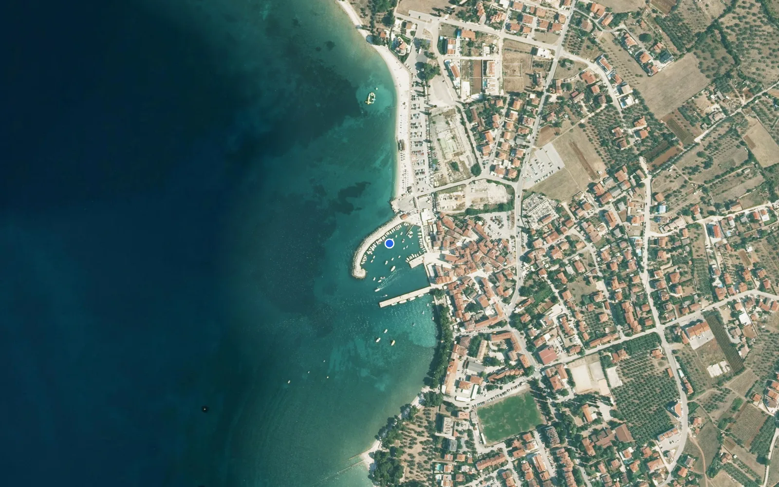 Satellite and nautical chart view of Fazana