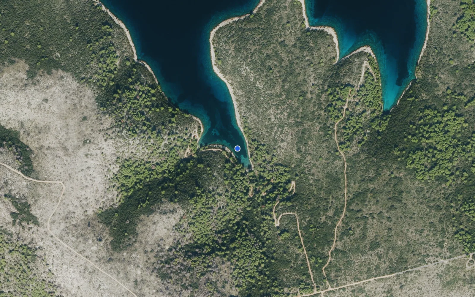 Satellite and nautical chart view of Glavna Harbor