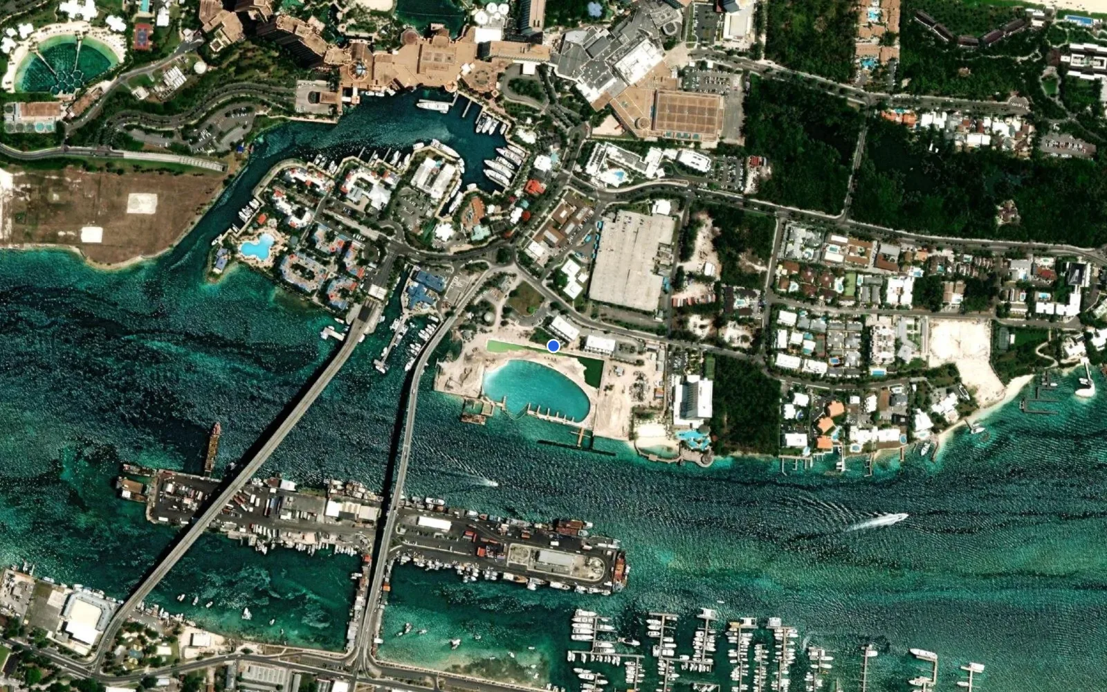 Satellite and nautical chart view of Hurricane Hole Superyacht Marina