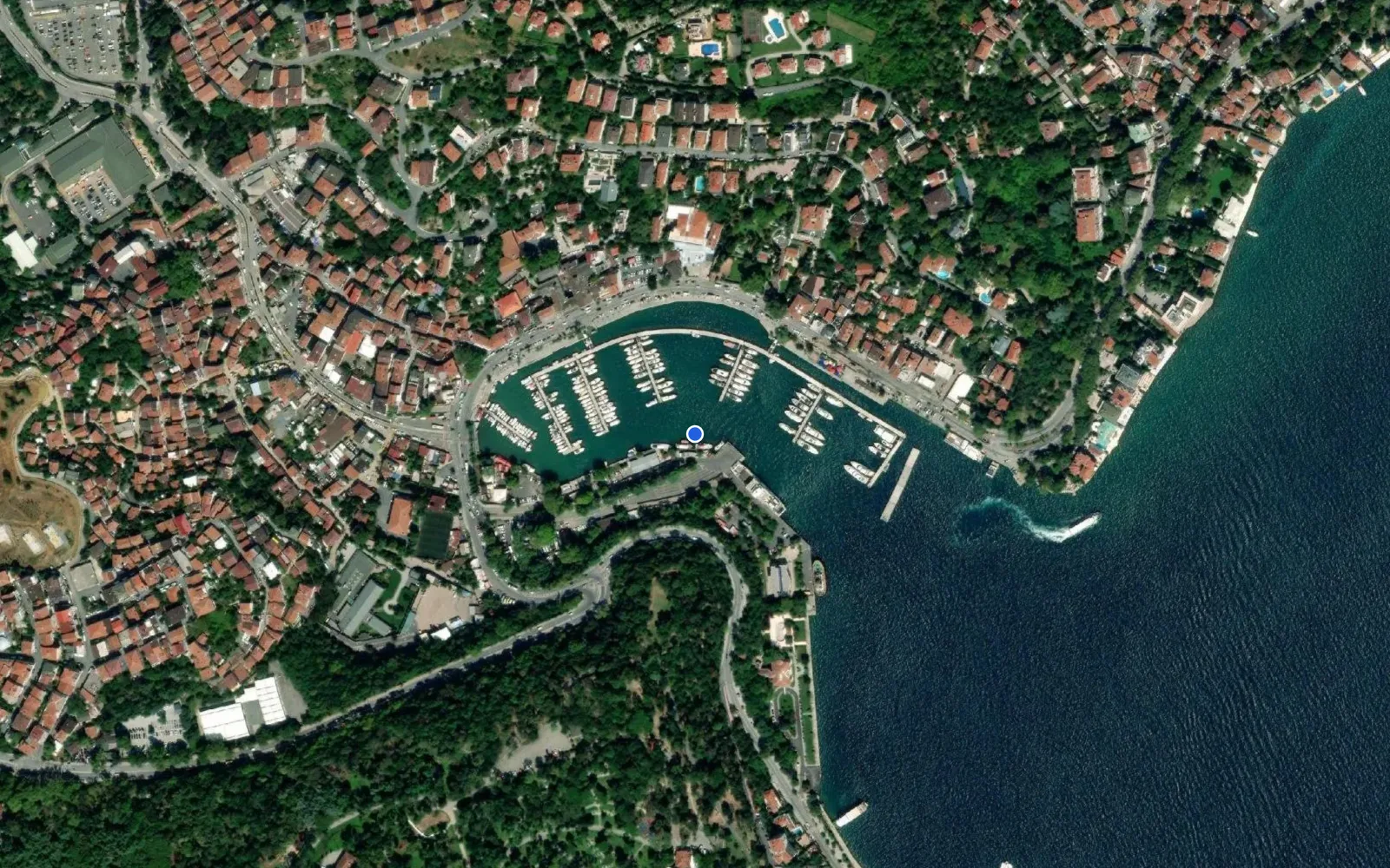 Satellite and nautical chart view of Istinye Marina