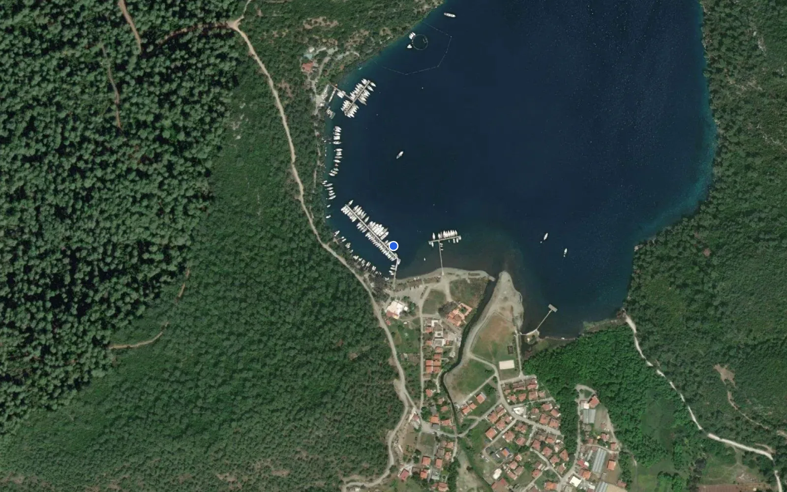 Satellite and nautical chart view of Karacasogut