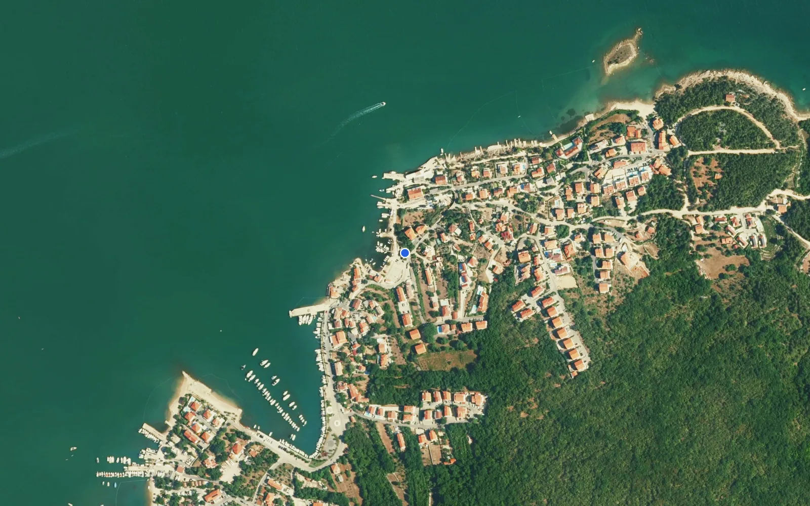 Satellite and nautical chart view of Klimno Harbour