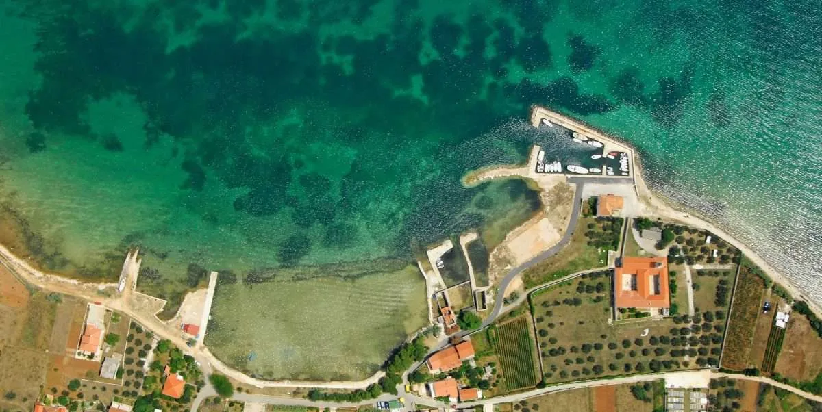 Kraj Harbour