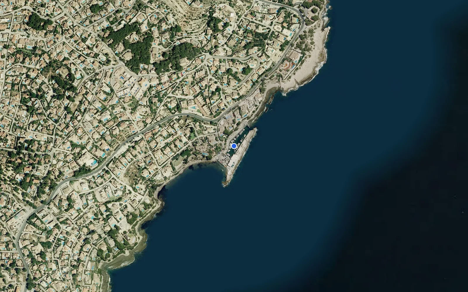 Satellite and nautical chart view of Les Basetes