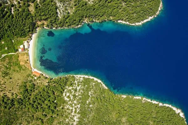 Lucisce Harbour