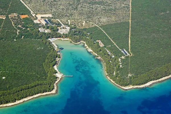 Luka Crvena Marina