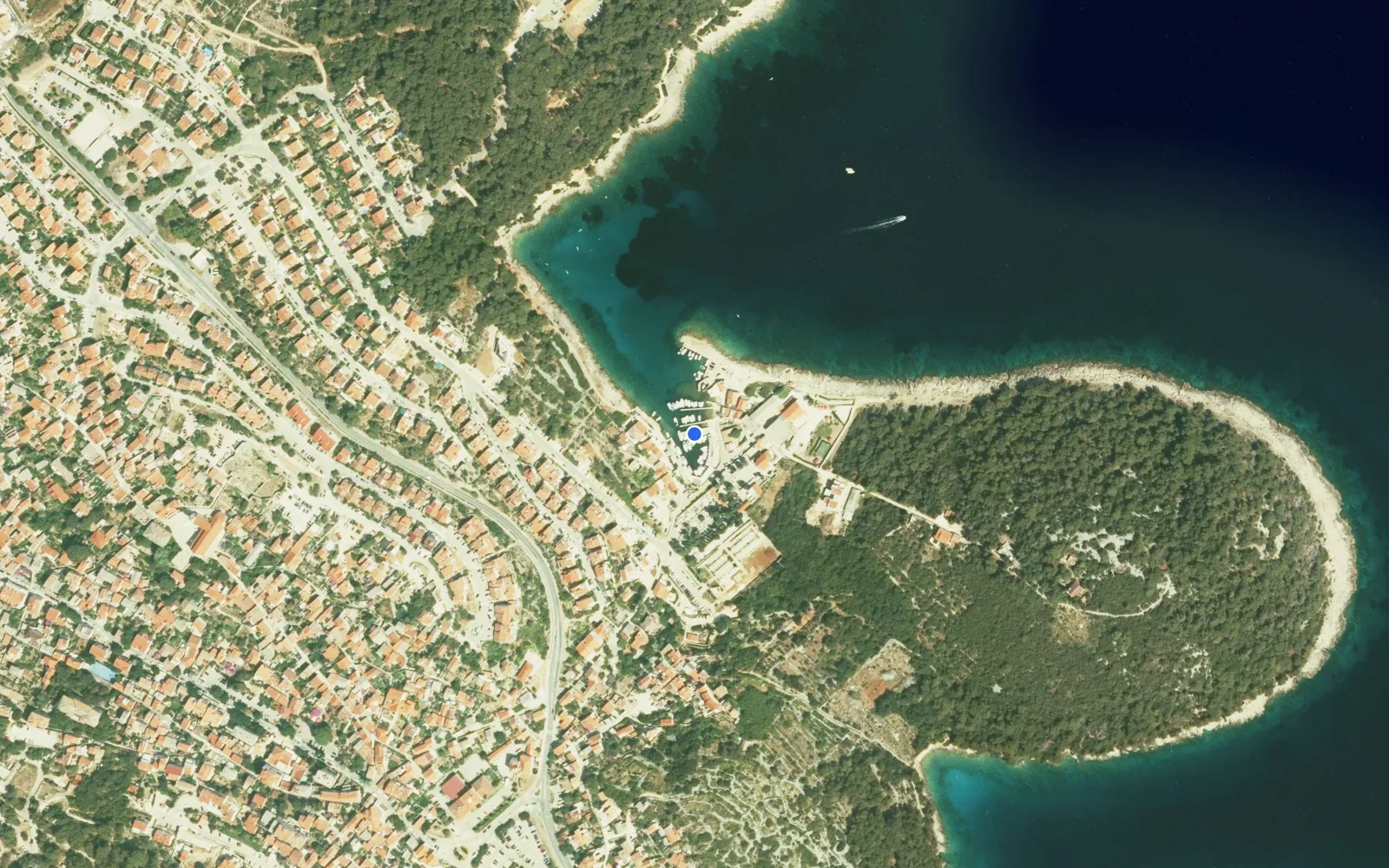 Satellite and nautical chart view of Luka Sveti Martin Marina