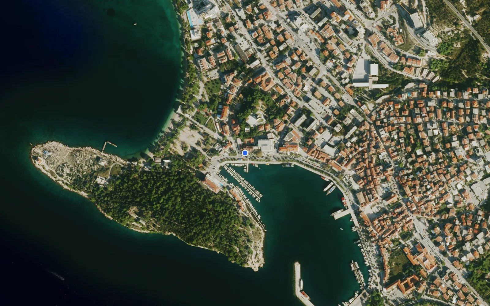 Satellite and nautical chart view of Makarska Marina