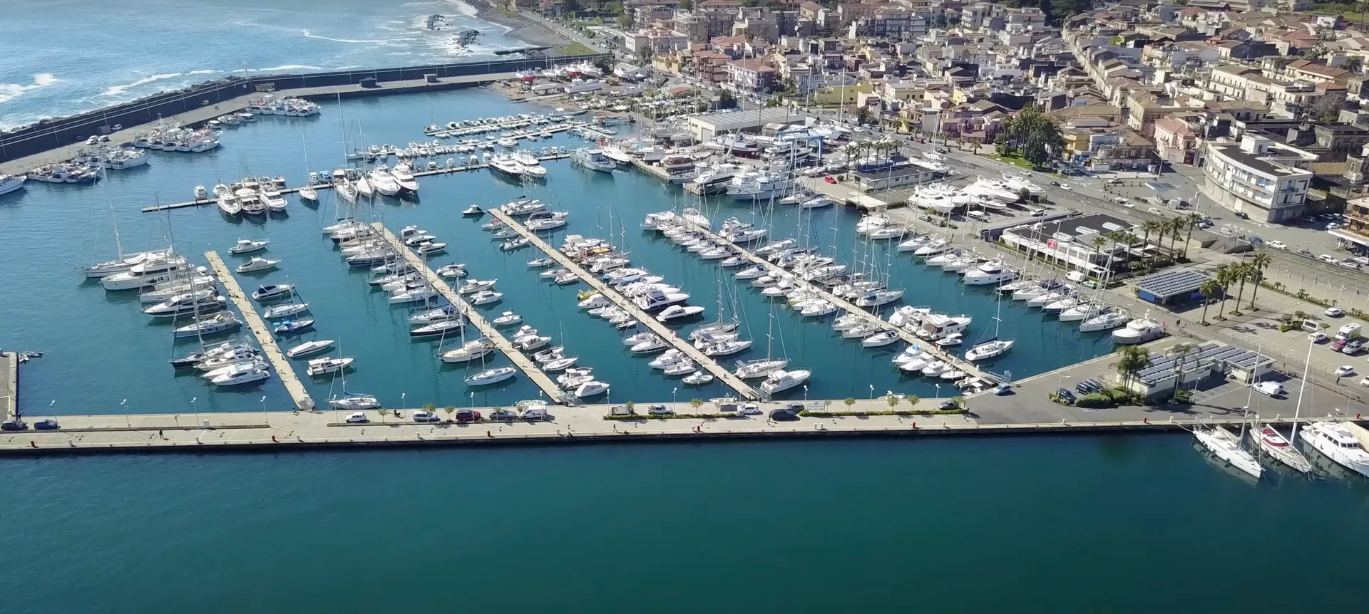 Marina di Riposto - Porto dell'Etna — photo 3 of 9