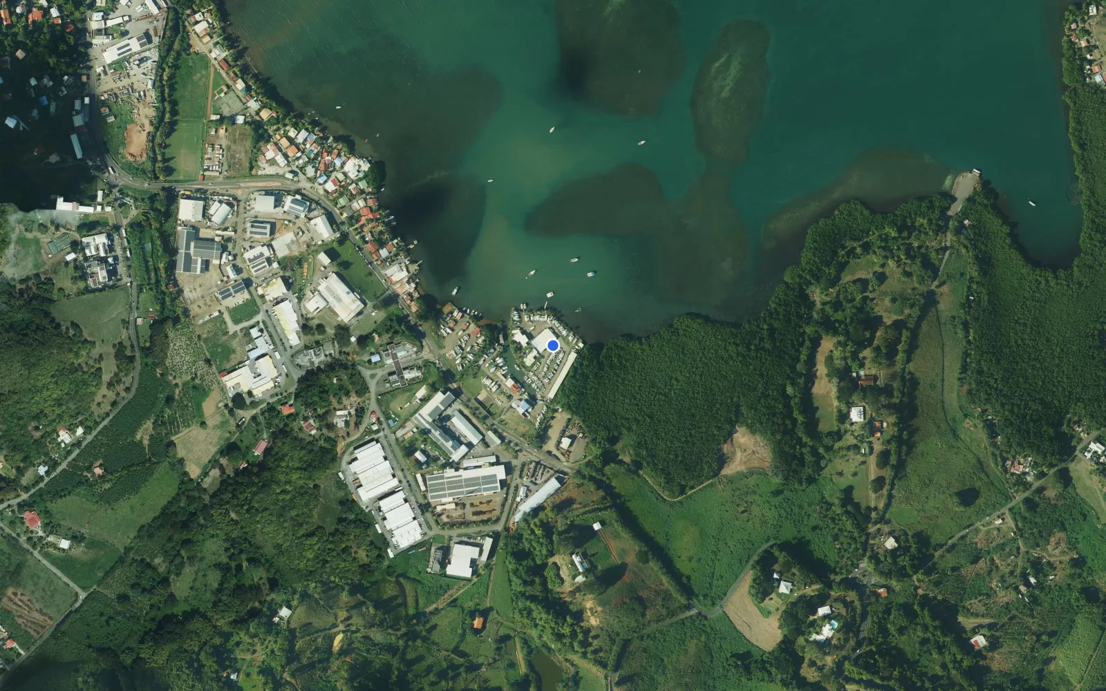 Satellite and nautical chart view of Marina du Robert