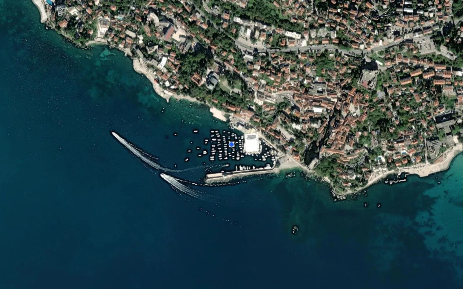 Satellite and nautical chart view of Marina - Skver