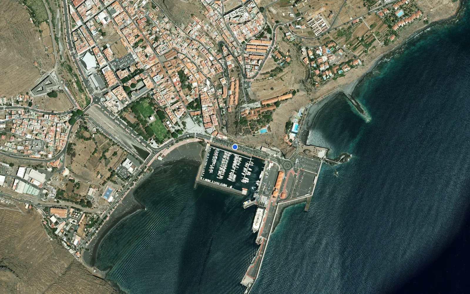 Satellite and nautical chart view of Marina la Gomera