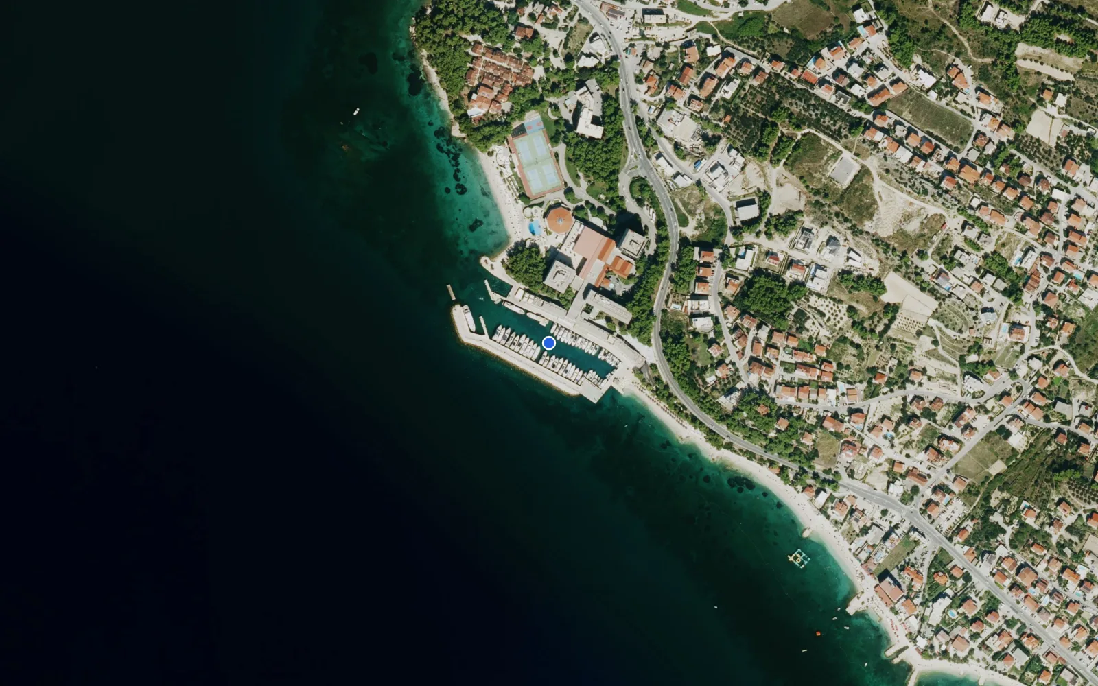 Satellite and nautical chart view of Marina Lav