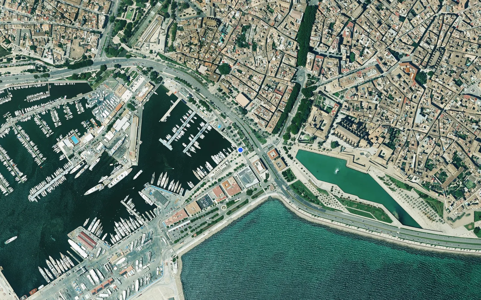 Satellite and nautical chart view of Marina Moll Vell