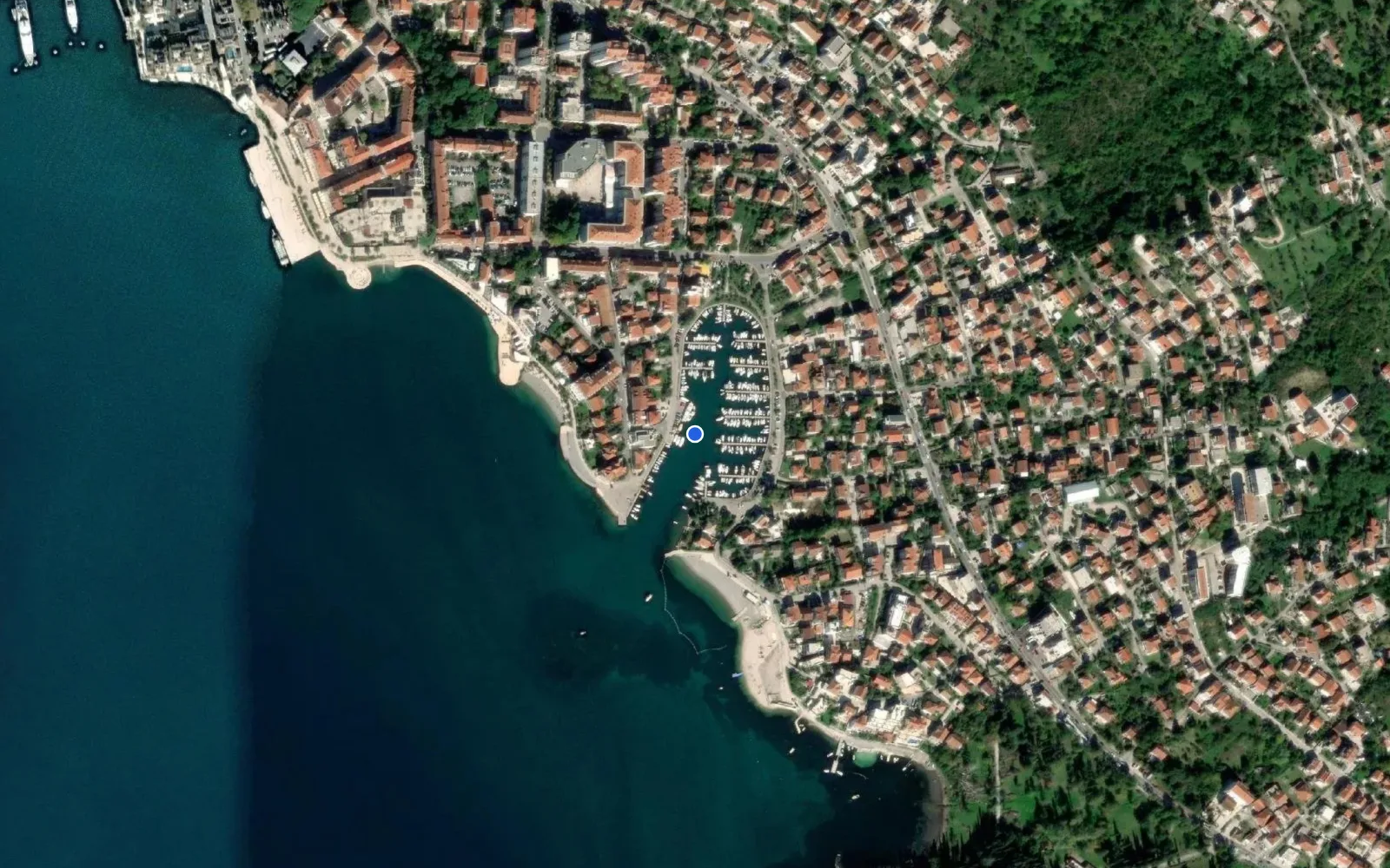 Satellite and nautical chart view of Luka Kalimanj Marina