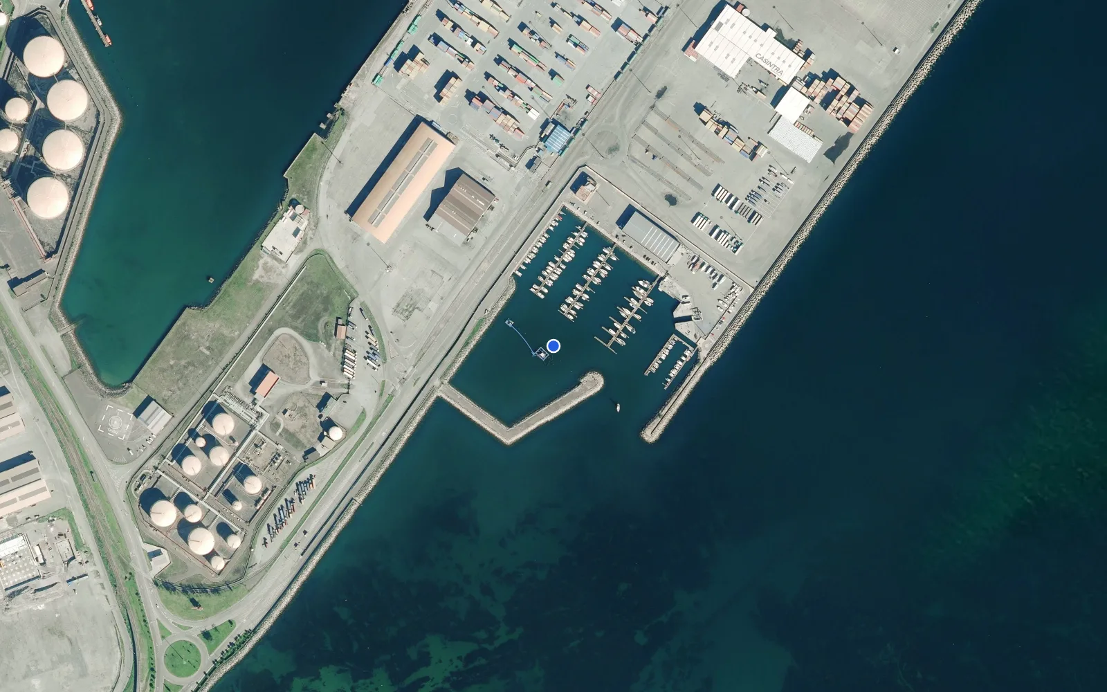 Satellite and nautical chart view of Marina Yates del Principado