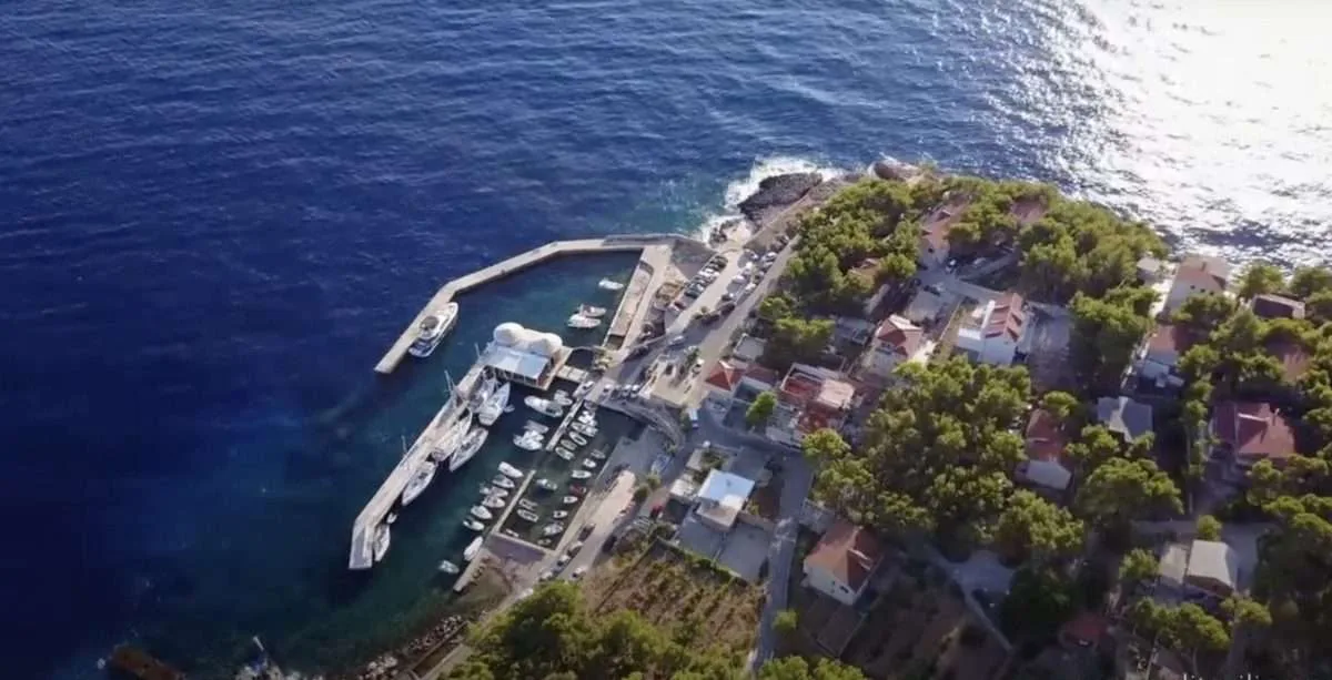 Marina Zlatan Otok Hvar