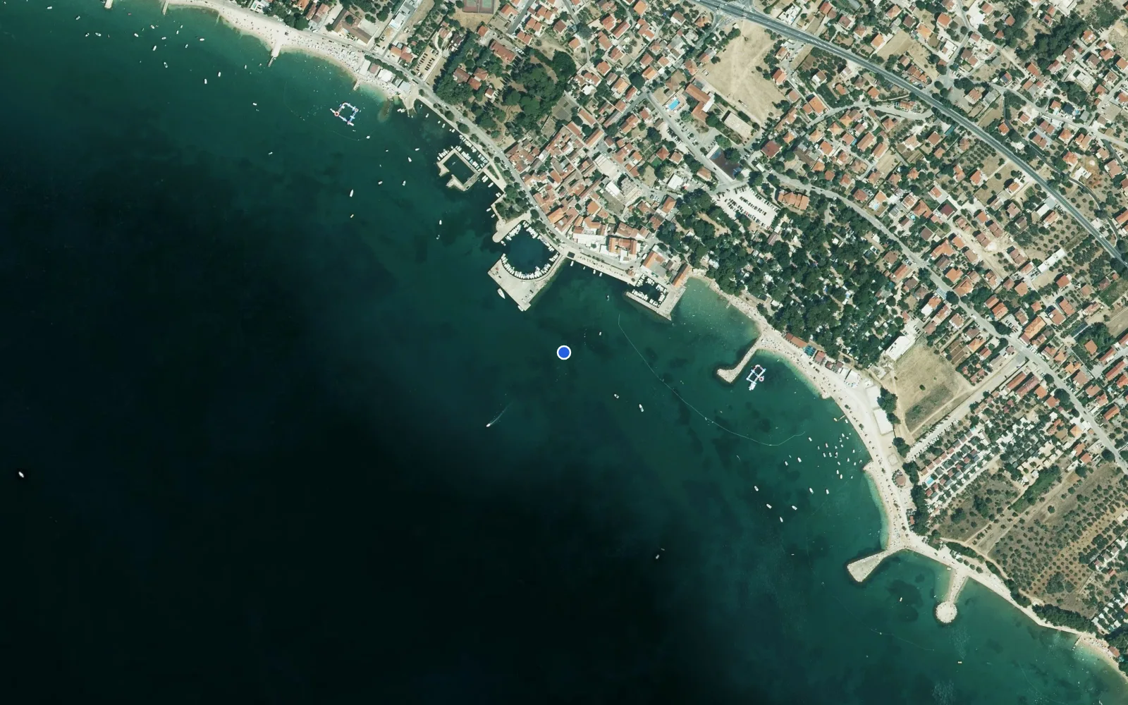 Satellite and nautical chart view of Molum Marine club