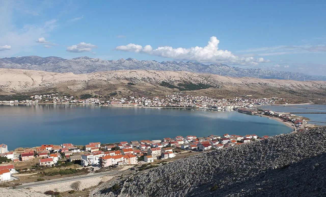 Pag harbour — photo 2 of 2