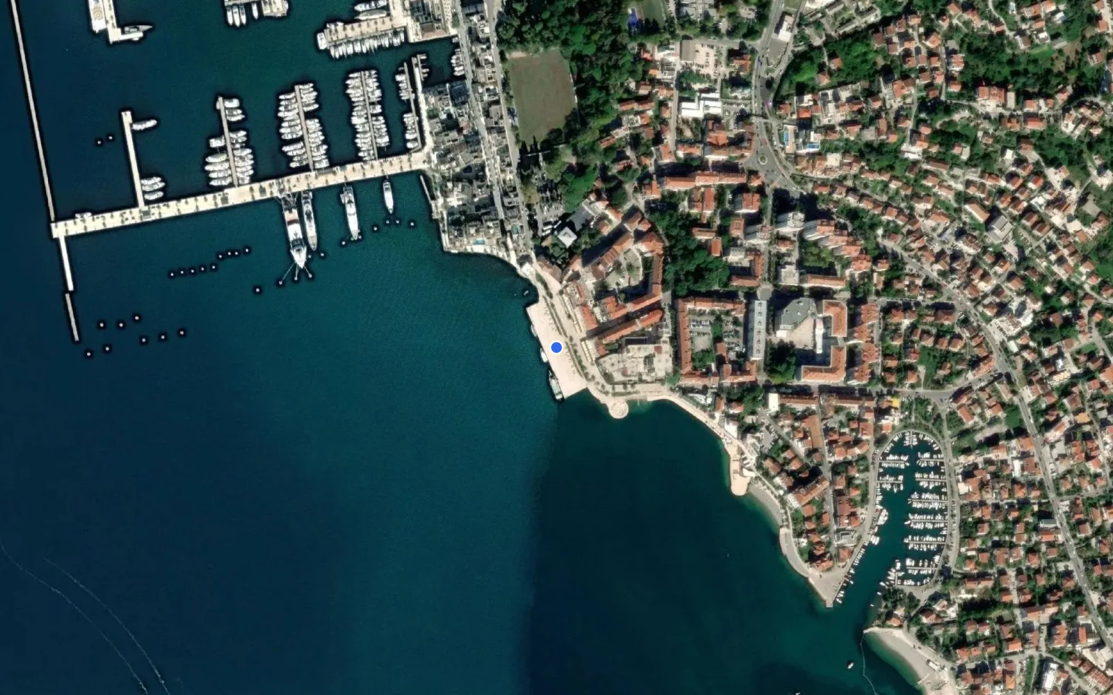 Satellite and nautical chart view of Pine