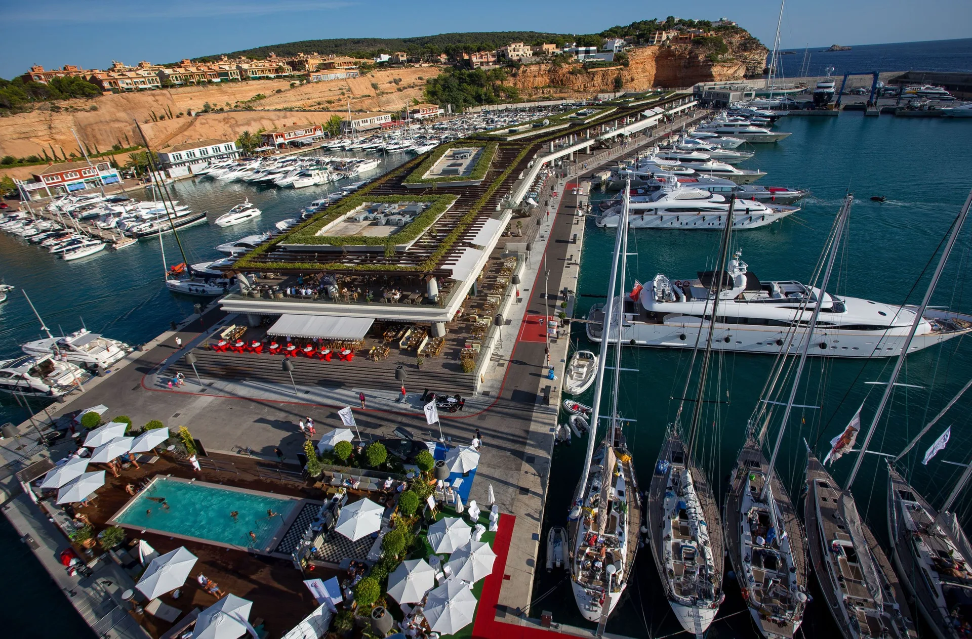 Port Adriano — photo 2 of 11