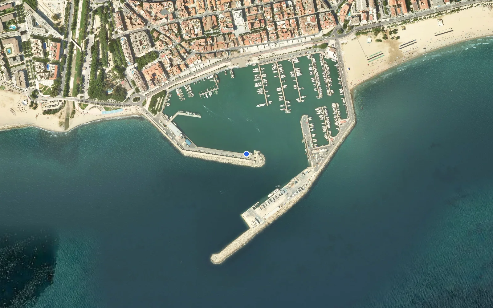 Satellite and nautical chart view of Port de Cambrils