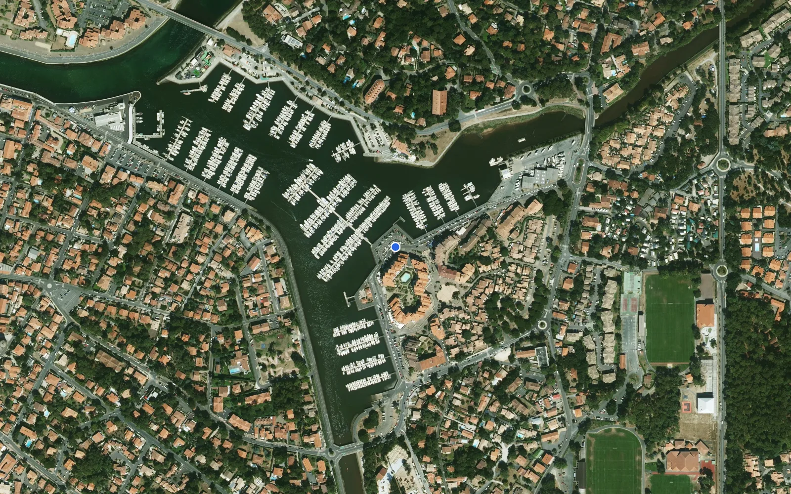 Satellite and nautical chart view of Port de Capbreton