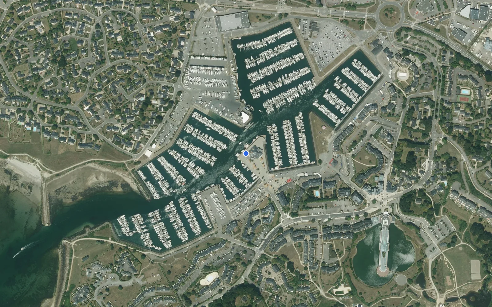 Satellite and nautical chart view of Port du Crouesty