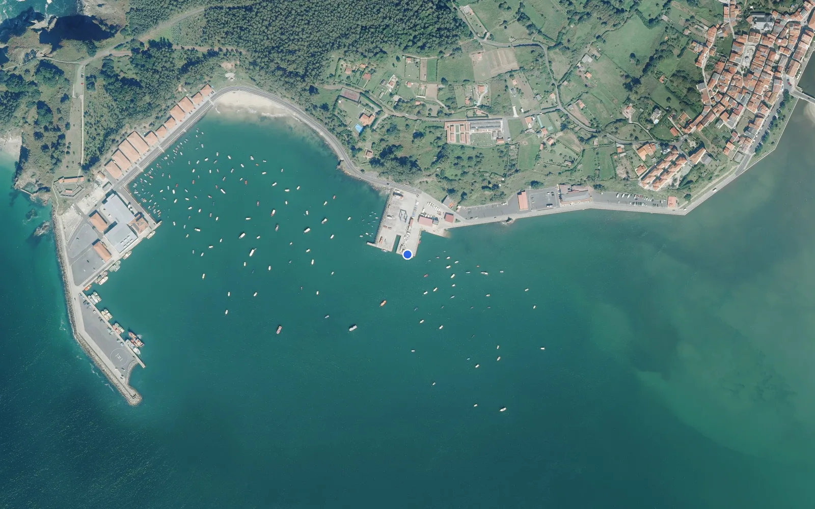 Satellite and nautical chart view of Porto de Cedeira