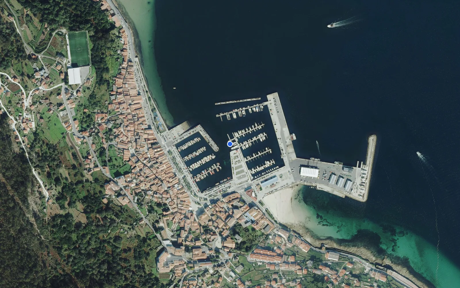 Satellite and nautical chart view of Porto de Muros