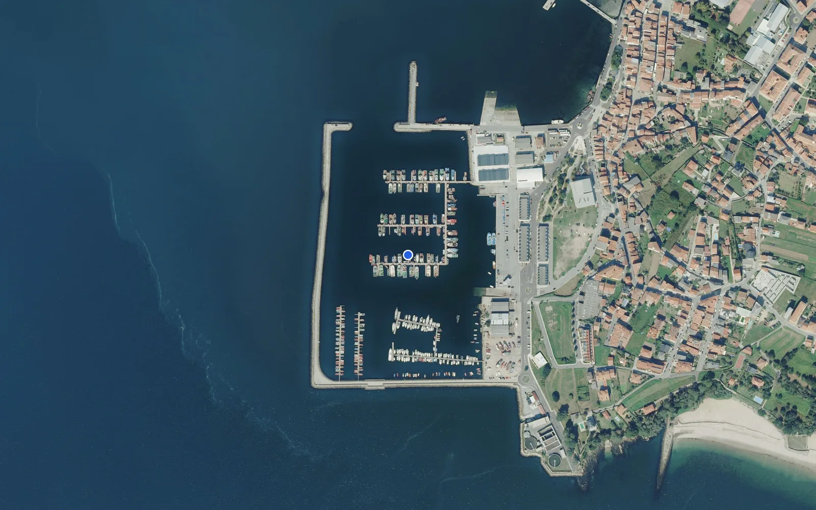 Satellite and nautical chart view of Porto de Rianxo