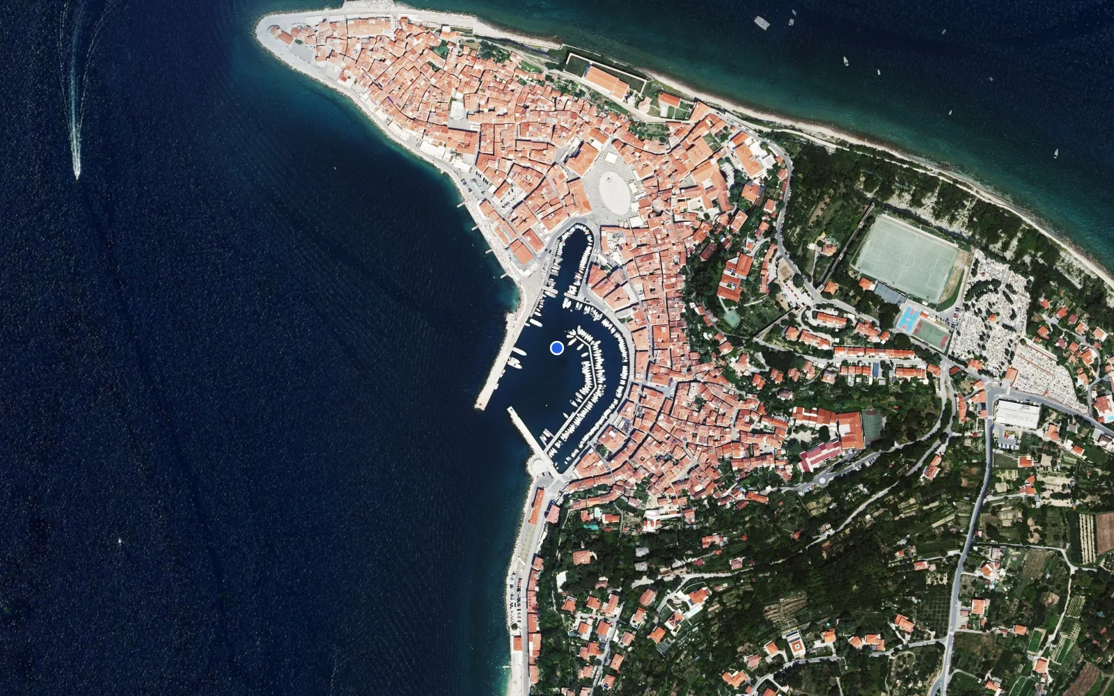 Satellite and nautical chart view of Pristanisce Piran