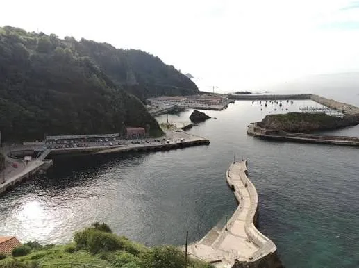 Puerto deportivo de Cudillero / Cuideiru — photo 2 of 2