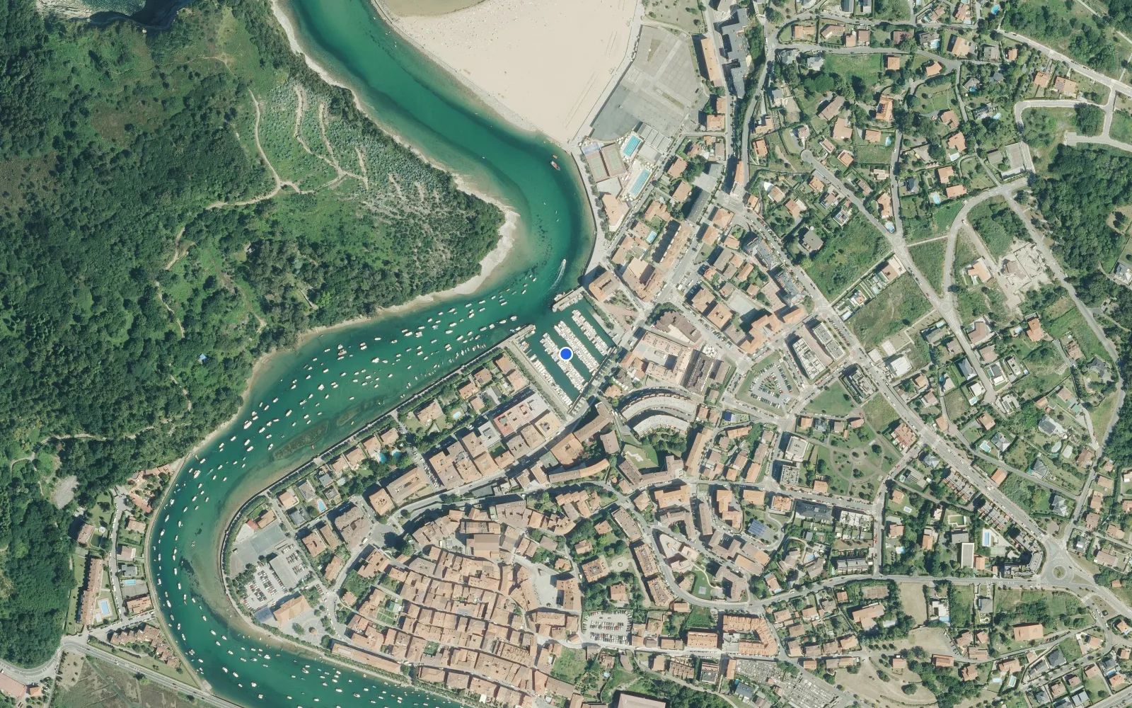 Satellite and nautical chart view of Puerto Deportivo de Plentzia