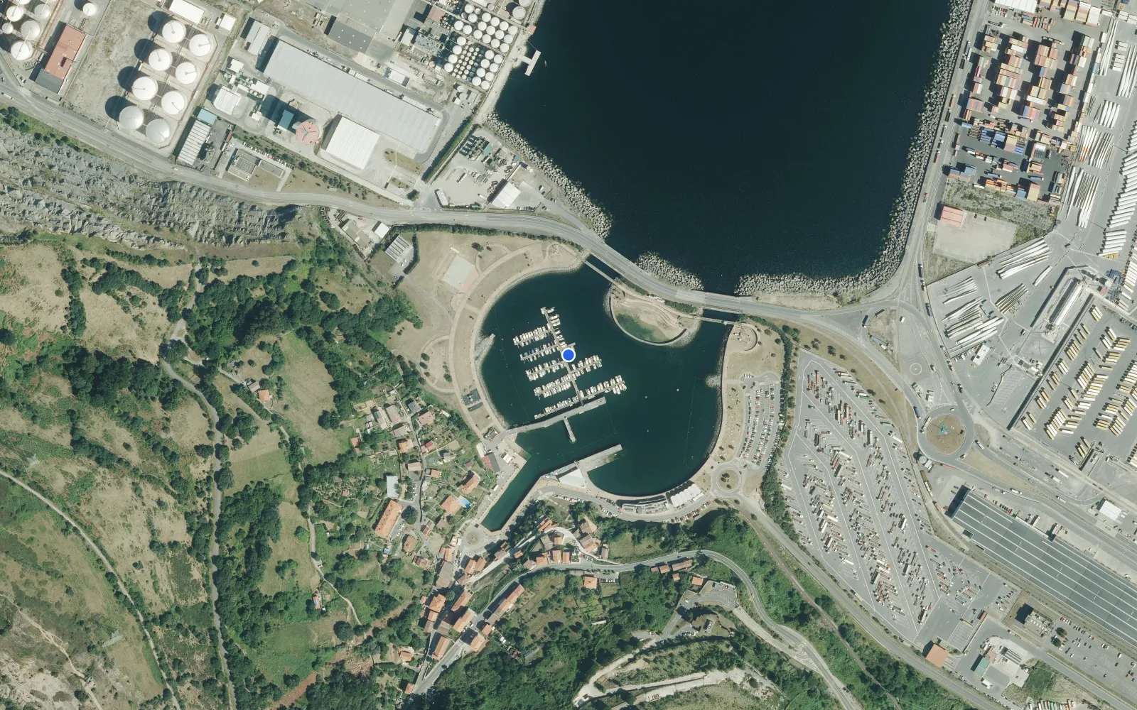 Satellite and nautical chart view of Puerto Deportivo de Zierbena