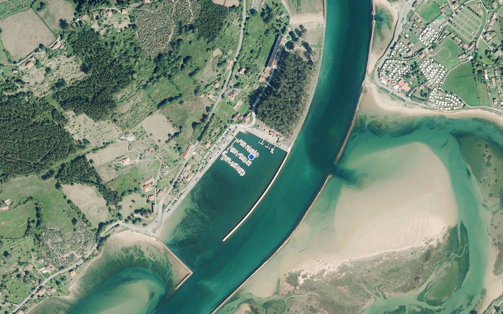 Satellite and nautical chart view of Puerto Deportivo EL Puntal